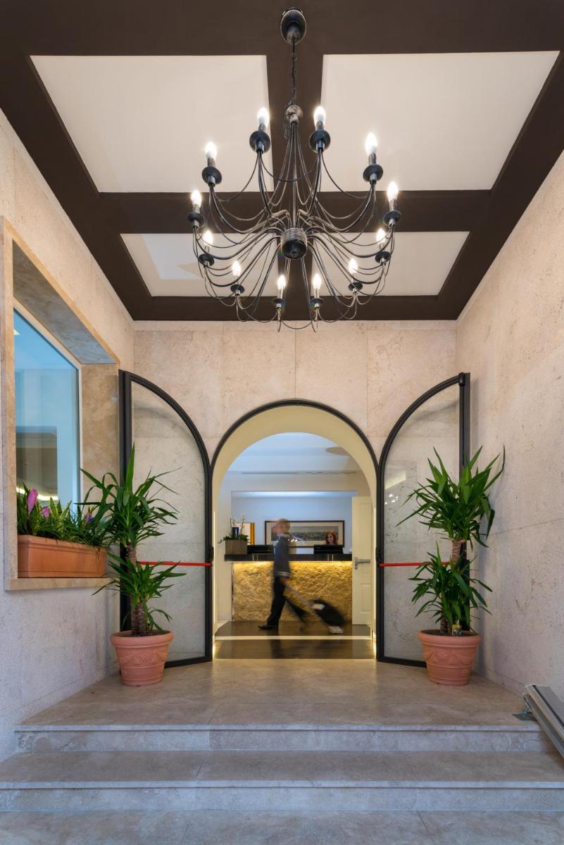 Hotel Degli Artisti 4*