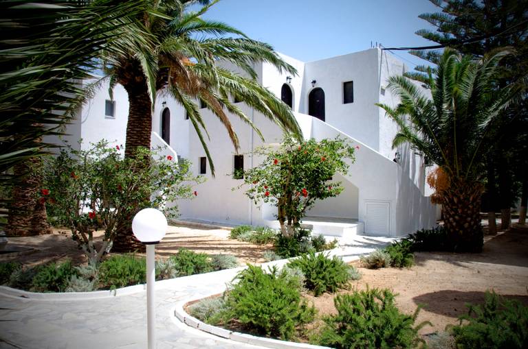 Avra Palm