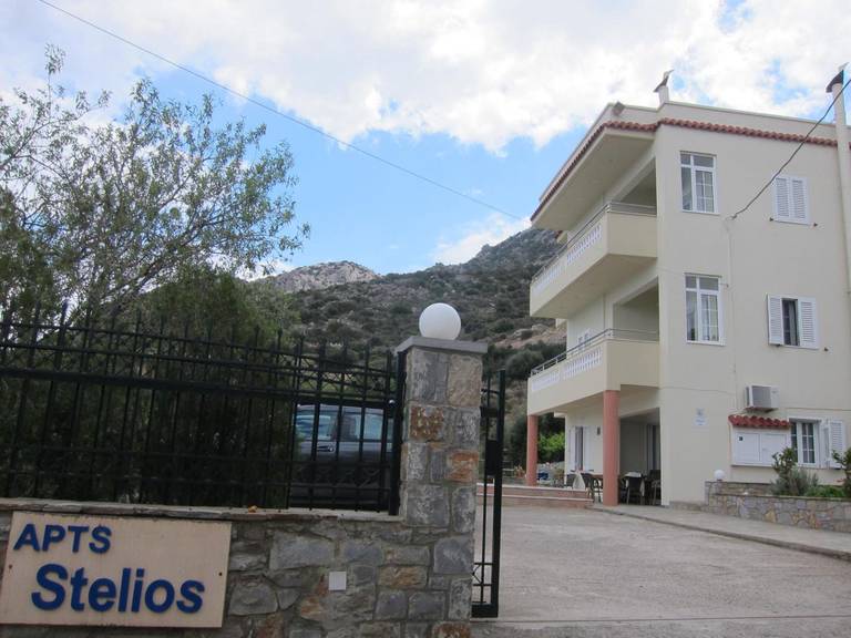 Stelios Apartments