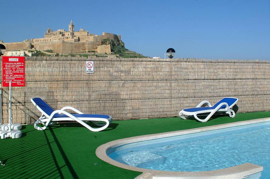 Downtown Hotel 3*