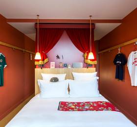 Mob Hotel Paris les Puces в Клиши