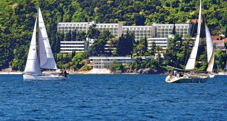 Club Hotel Riviera