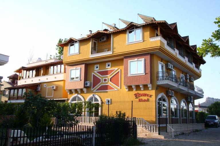 Flower Hotel