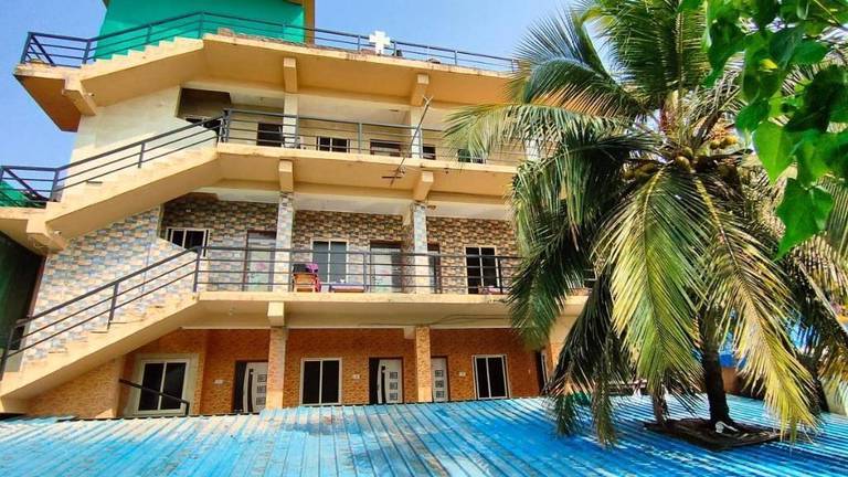21 Coconut Inn