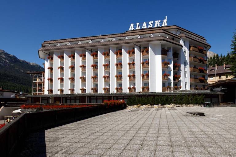 Hotel Alaska Cortina