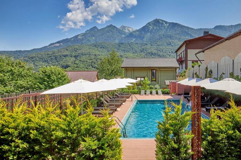 Hills Polyana Hotel