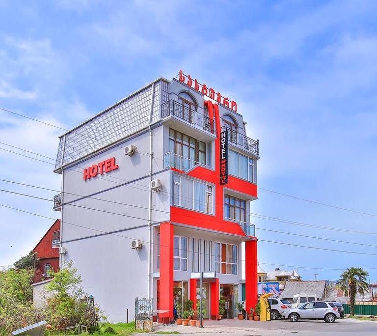 Royal Hotel