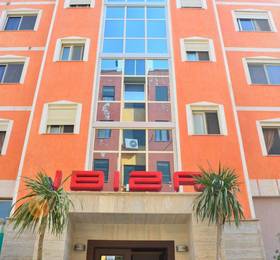 Hotel Ibiza в Дуррес