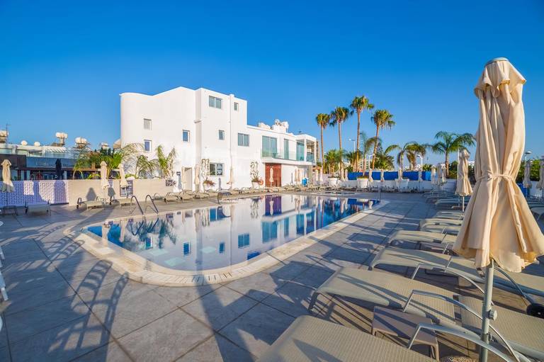 Protaras Plaza Hotel