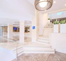 AzuLine Hotel Palmanova Garden в Майорке