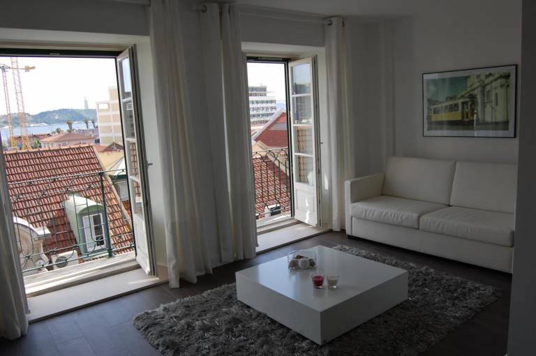 Wallis Apartments