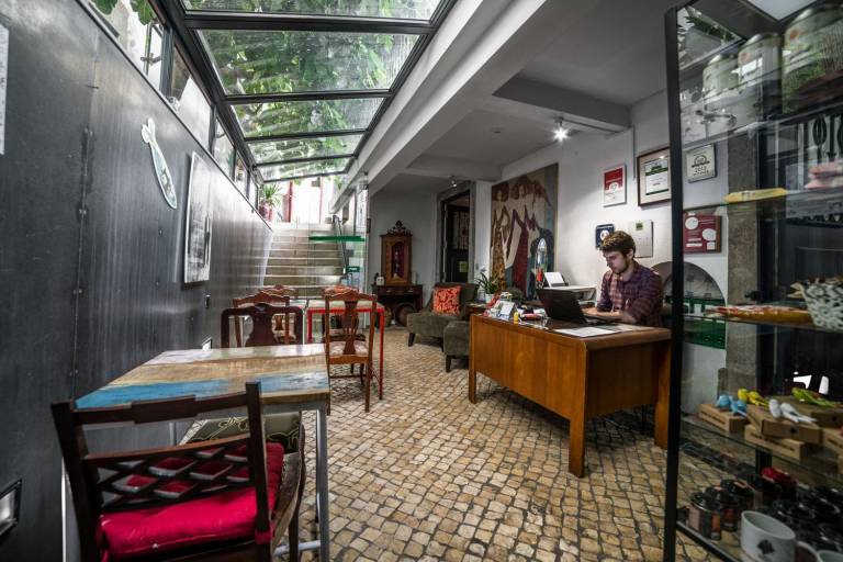 Casa do Bairro by Shiadu