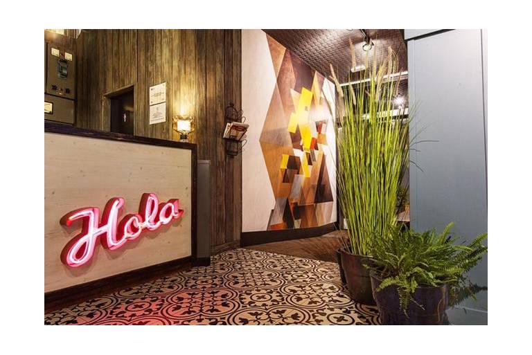 New Hotel Colon
