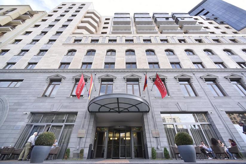 Ramada Hotel & Suites by Wyndham Yerevan 4* Армения, Ереван