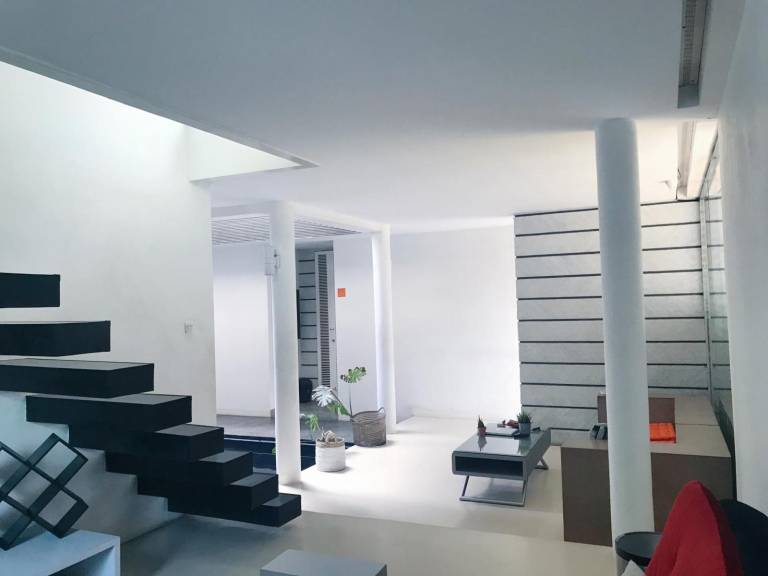 FLAT06. Minimalist Residence