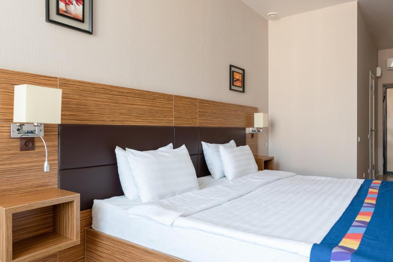 Отель Астория (Astoria) 3* (Приморский край: Владивосток) - бронирование номеров
