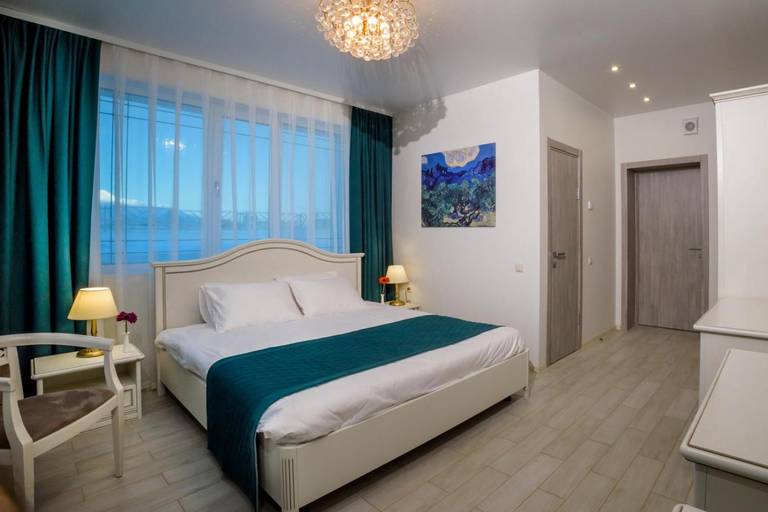 Yu Hotel