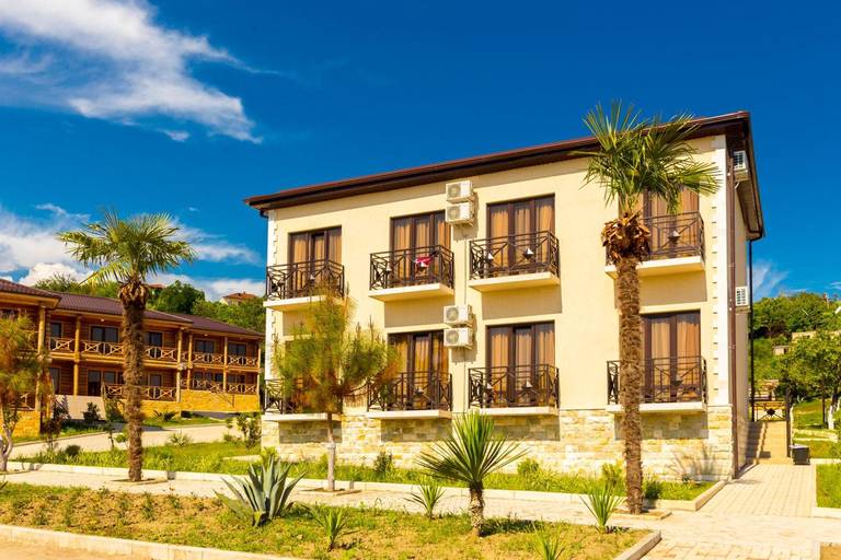 Paradise Hotel