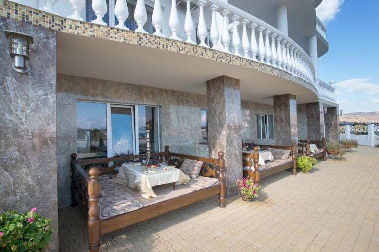 Hayat Hotel