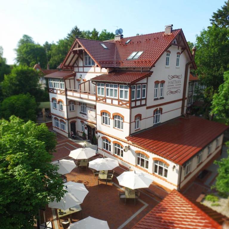 Hartman Hotel & Restaurant