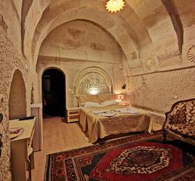 Falcon Cave Suites в Гореме