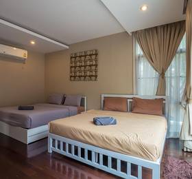 Jomtien Waree 8 - 6 Bedroom Pool Villa в Паттайе