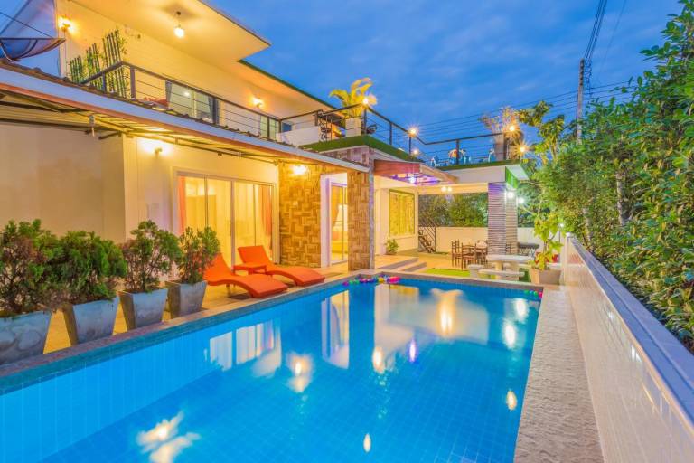Praew Khwan Pool Villa