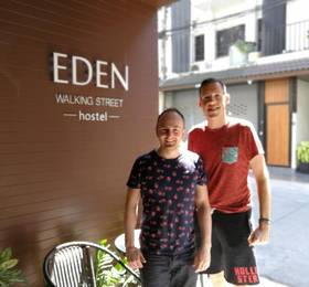 Eden Walking Street Hostel в Чианг Мае