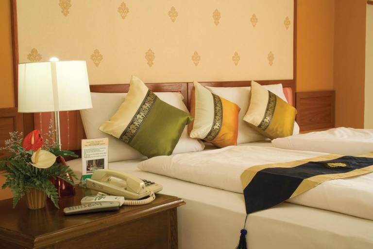 People Place Hotel 1