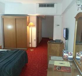 Pyramids Plaza Hotel в Каире