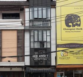 Bed Addict Hostel X Cafe в Чианг Мае