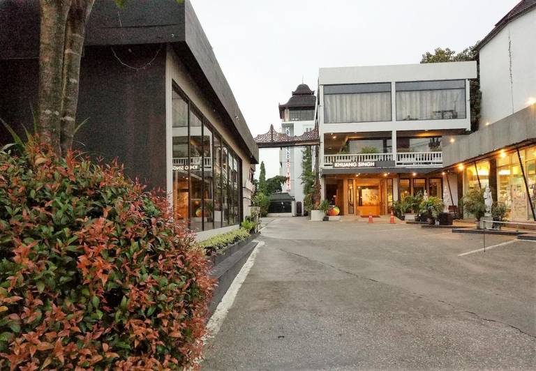 Khuangsingh Residence