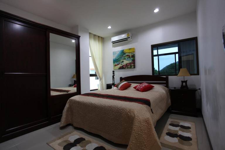 Naiharn Condominimum