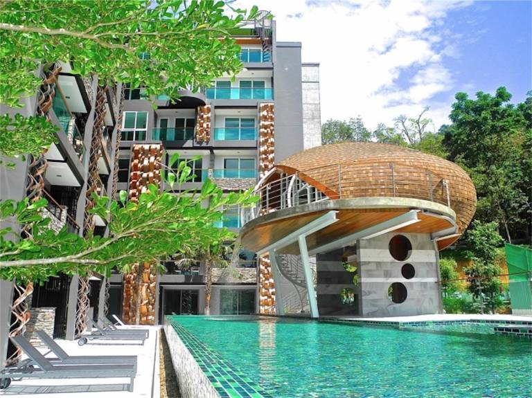 Emerald Patong New Studio Pool View