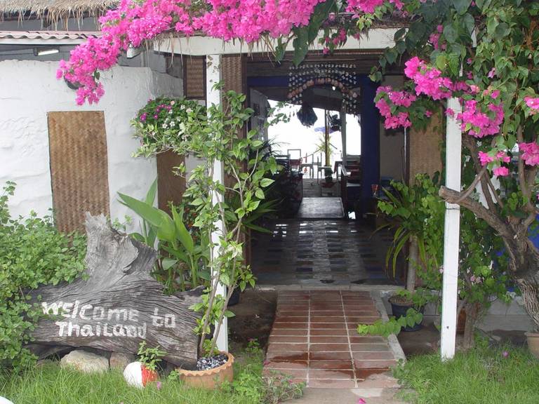 The White Pearl Beach Club
