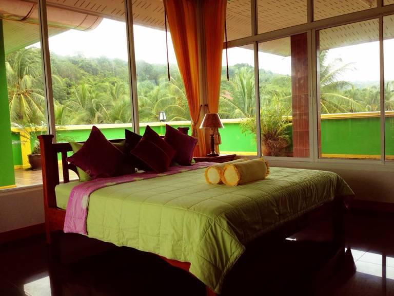 Sairougn Seaview Hotel