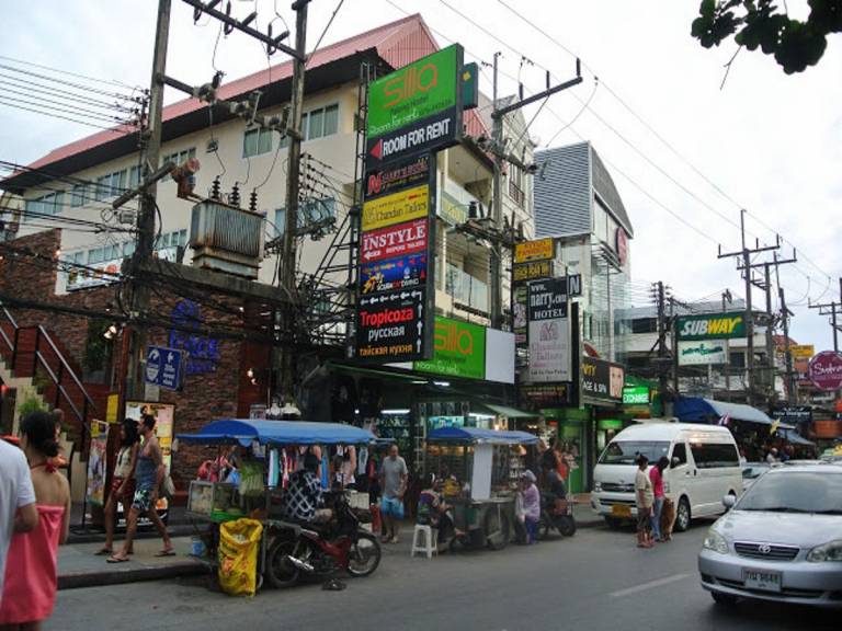 Silla Patong Hostel