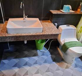 Fancy Carp Resort в Пхетчабури