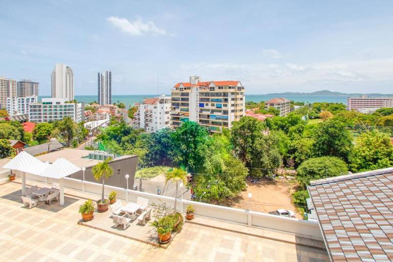 Jomtien Hill Resort