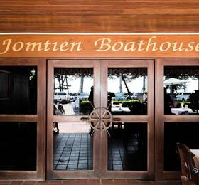 Jomtien Boathouse в Чонбури