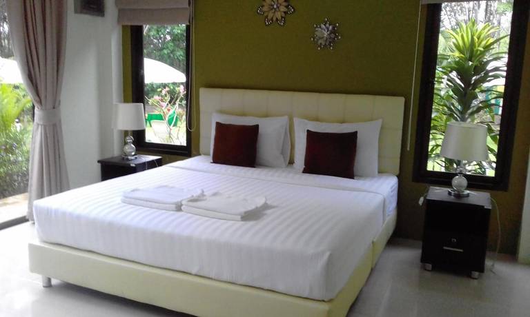 Phuket Sirinapha Resort