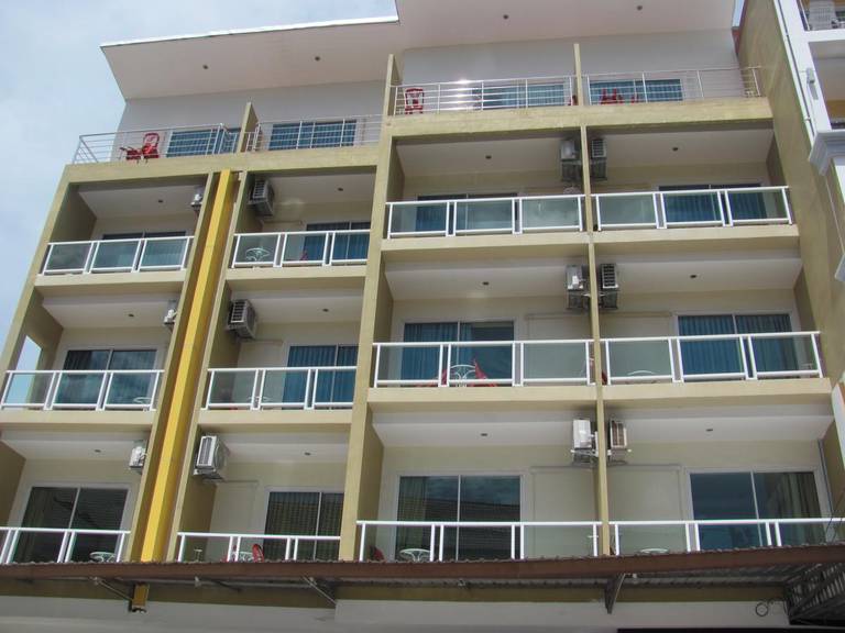 Red Sapphire Hotel