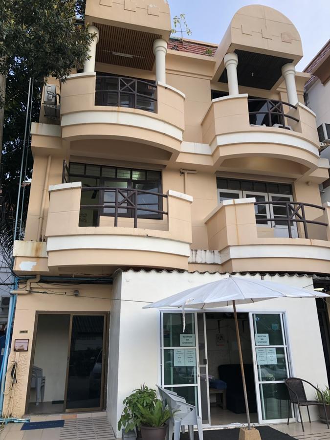Nin Apartments