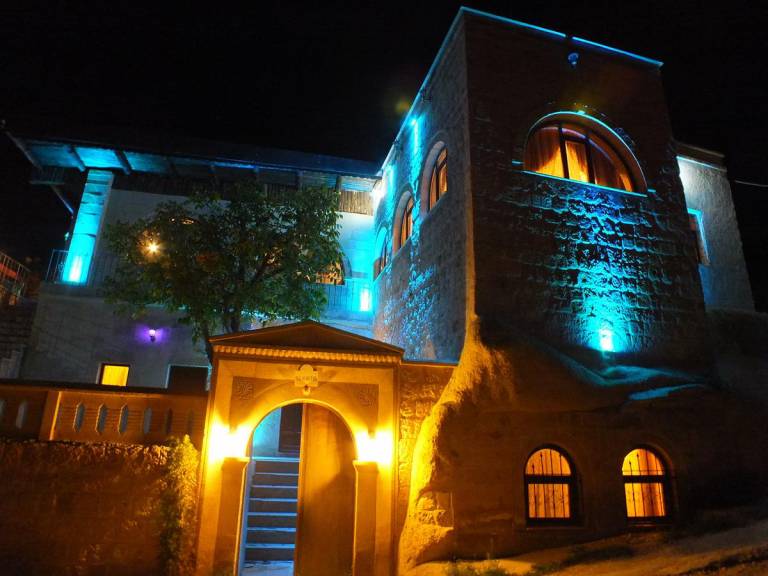 Dilek Tepesi Cave Hotel