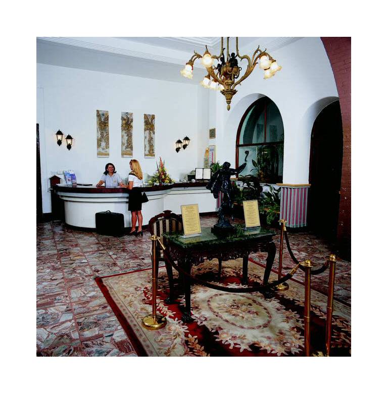 Four Lanterns Hotel