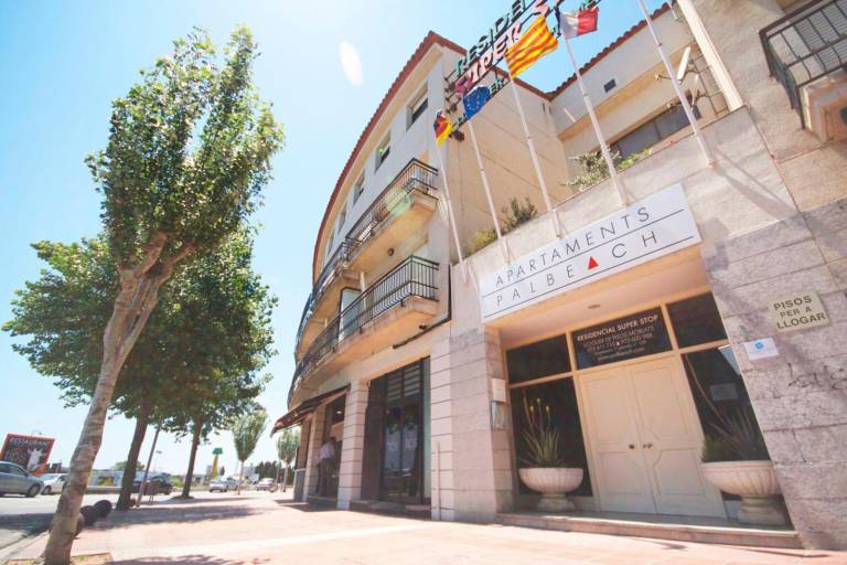 Super Stop Apartments