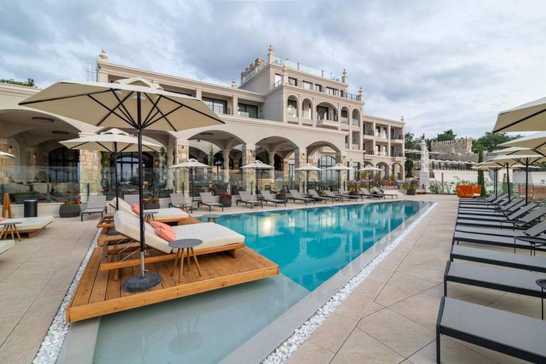 Villa Chinka by Astor Garden Hotel
