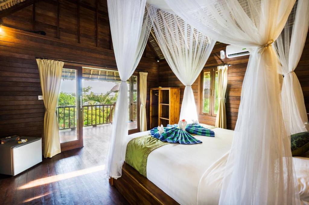Laguna Reef Huts 4*