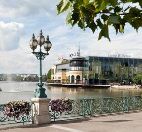 Hotel Barriere LHotel du Lac в Иль Де Франсе