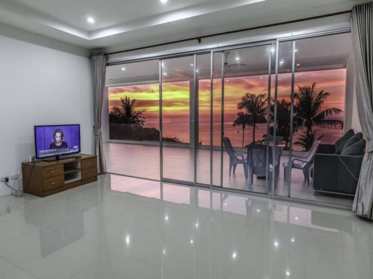 Cool Breeze Bungalow, Kata Beach